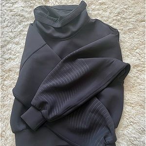 Lululemon Turtleneck Pullover